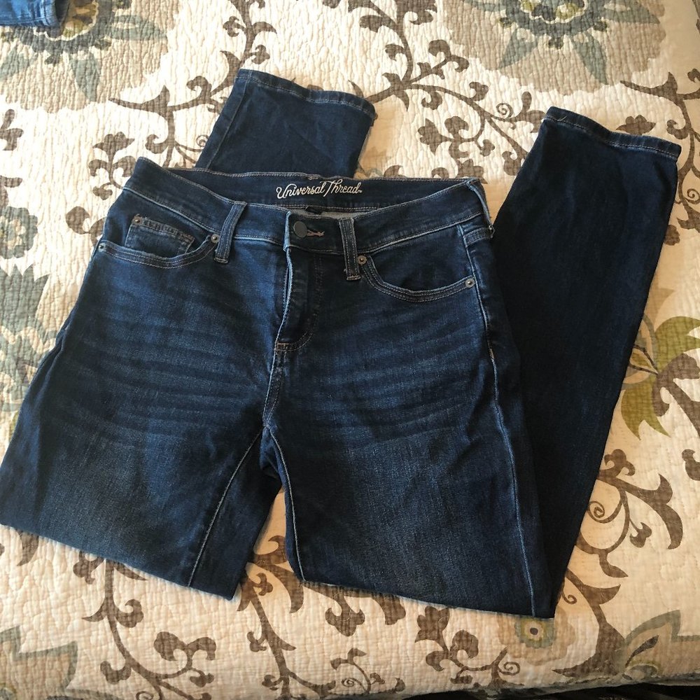 Universal Thread Mid Rise Girlfriend Crop 2/26